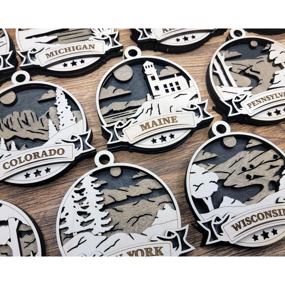 Discover AMERICA State Ornaments Wooden USA State Pride Christmas Gift - Picture 4 of 7